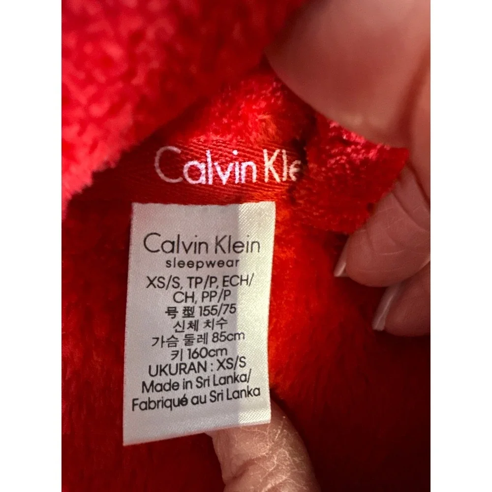 Valentines‎ Spa Gift set, Calvin Klein Red Plush Robe XS/SCandle,Mask,Bath Salts